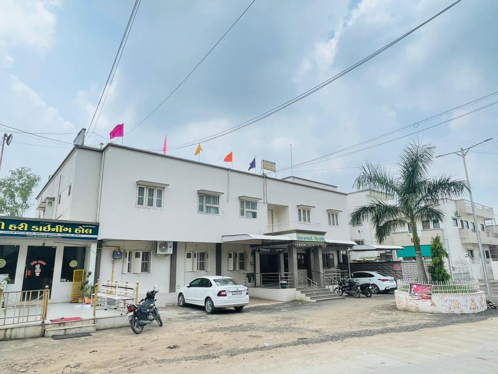 Hotel Rajdhani And Guest House Gujarat - Best Family Hotel In Halol Near Pavagadh And Halol Gidc Exterior photo