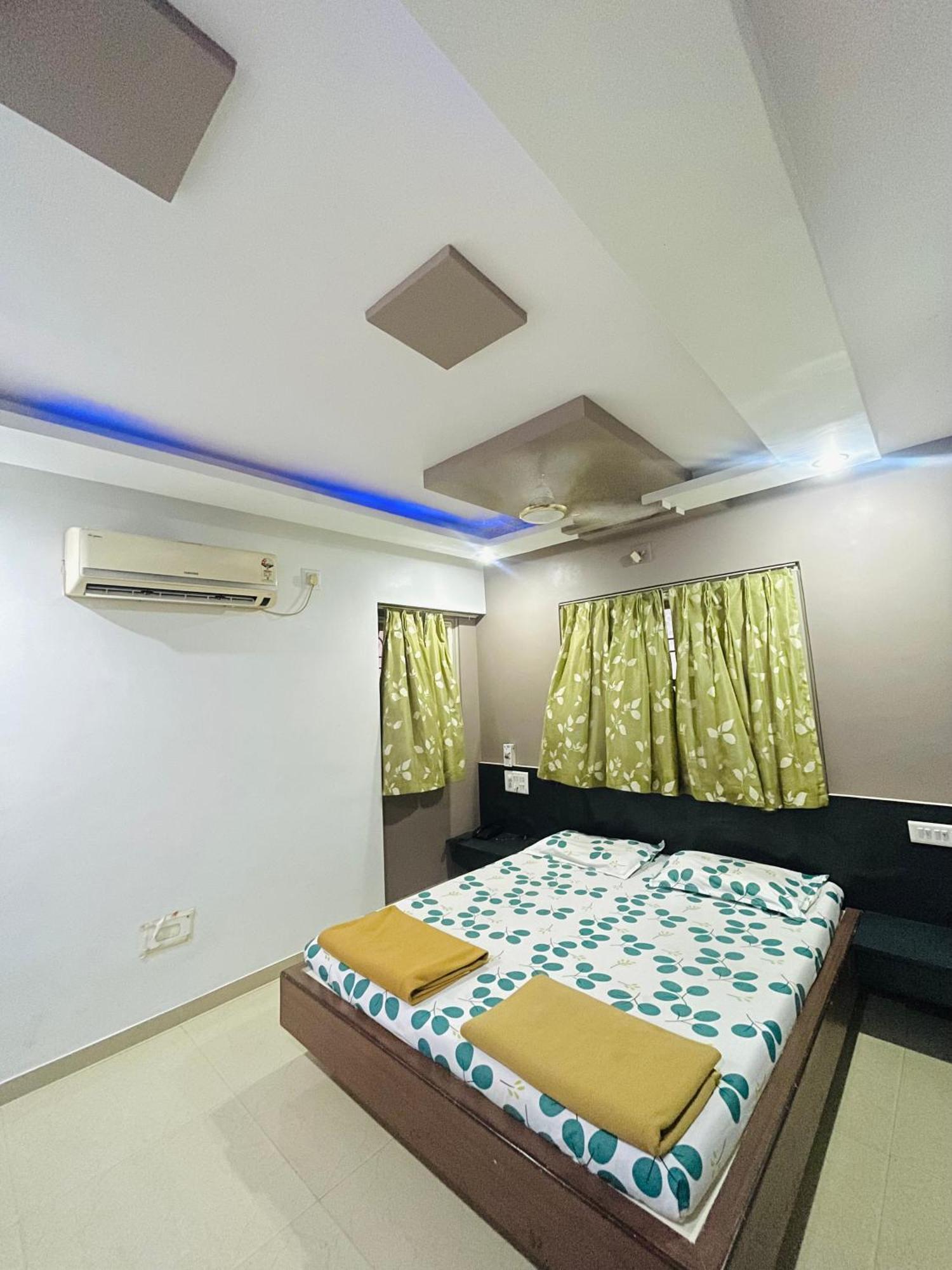 Hotel Rajdhani And Guest House Gujarat - Best Family Hotel In Halol Near Pavagadh And Halol Gidc Exterior photo
